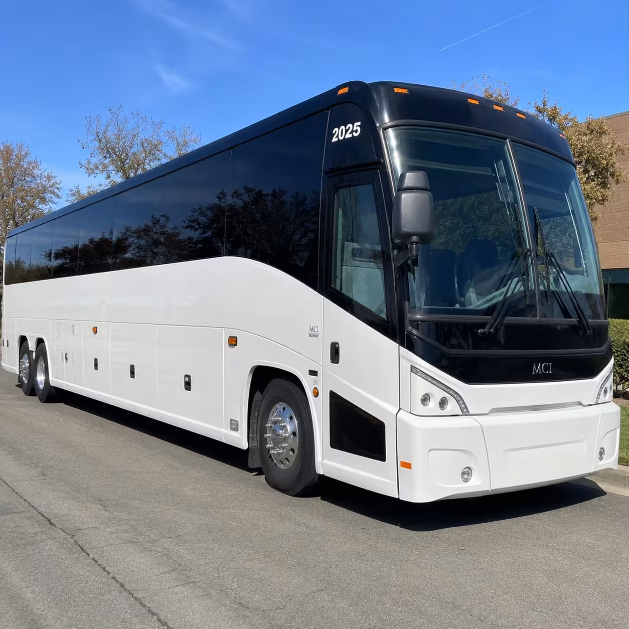 corporate and sports team bus rentals in southfield