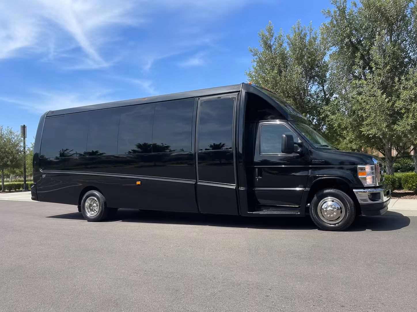 field trip minibus rentals and school bus options in southfield