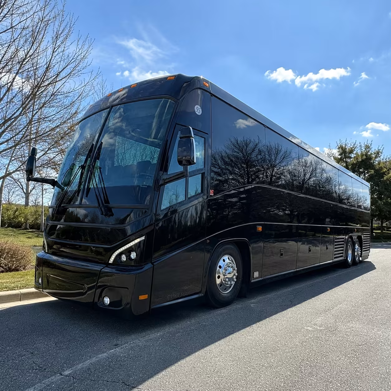 long distance airport charter bus rentals from southfield