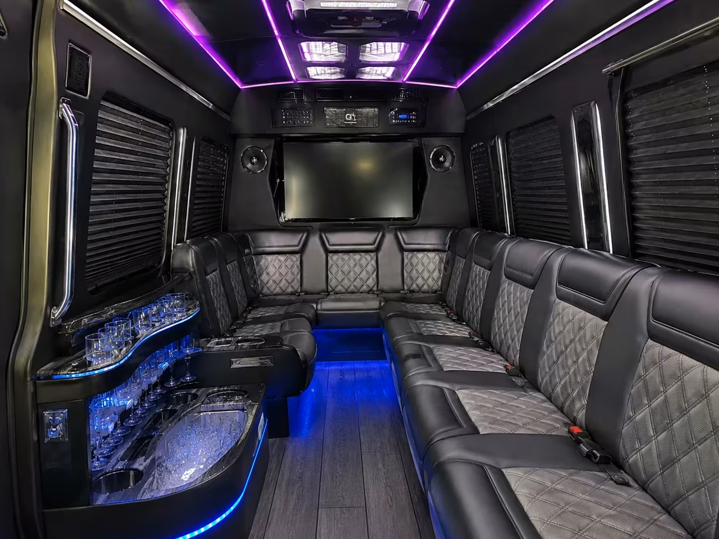 southfield bus rentals to downtown detroit offices and venues